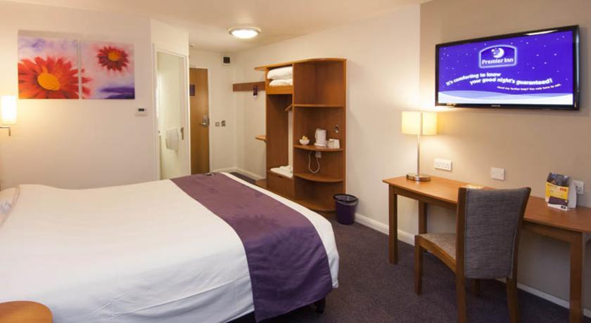 Premier Inn Wolverhampton - North Exterior photo