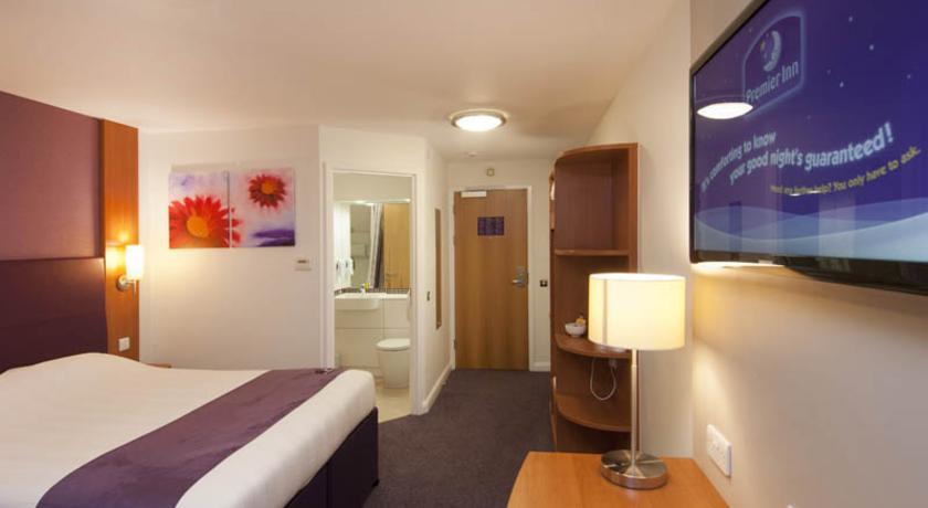 Premier Inn Wolverhampton - North Exterior photo