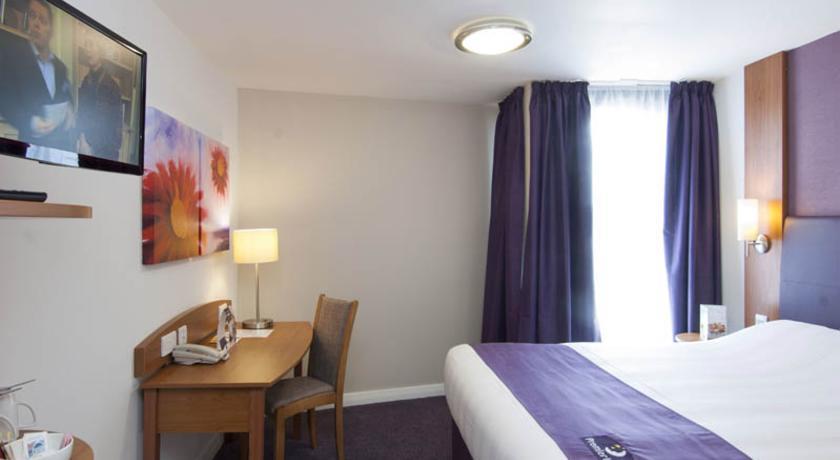 Premier Inn Wolverhampton - North Exterior photo