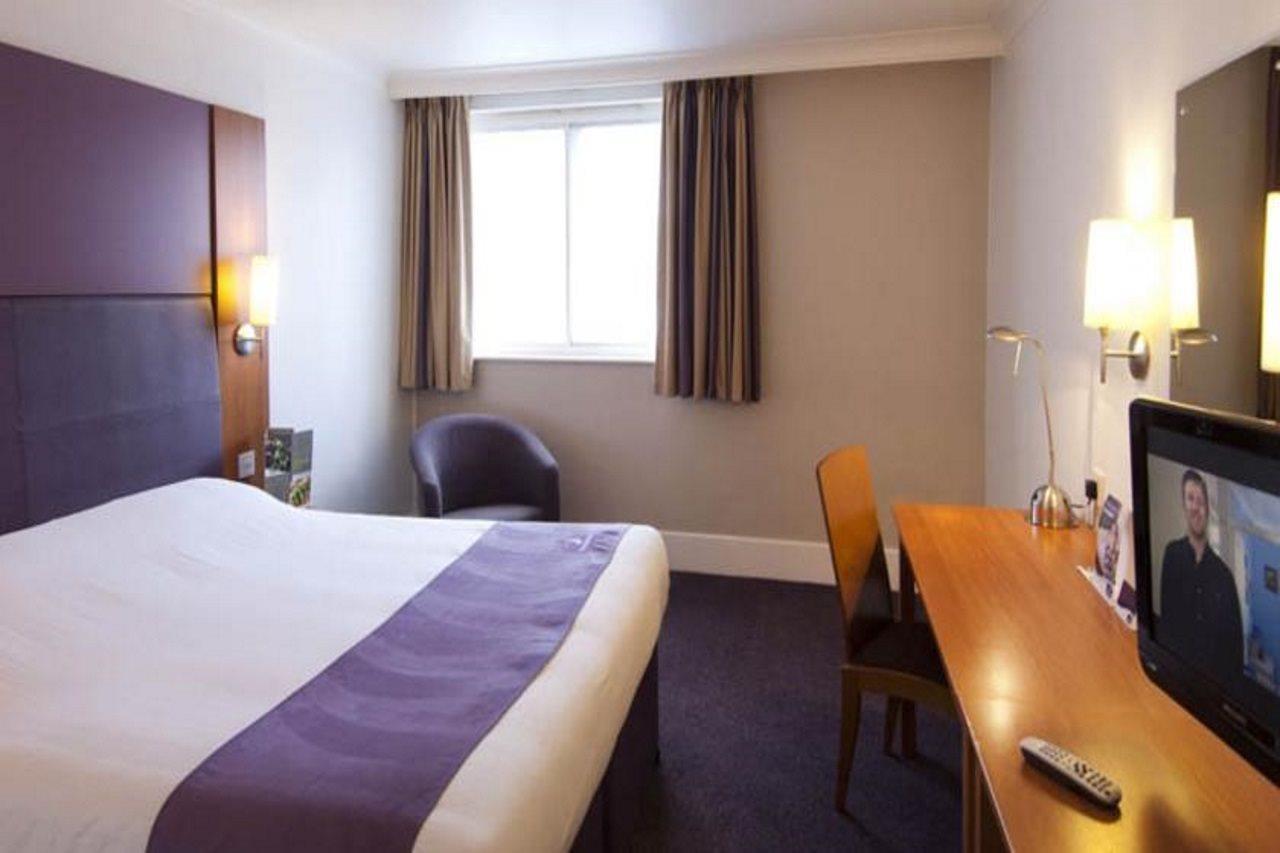 Premier Inn Wolverhampton - North Exterior photo