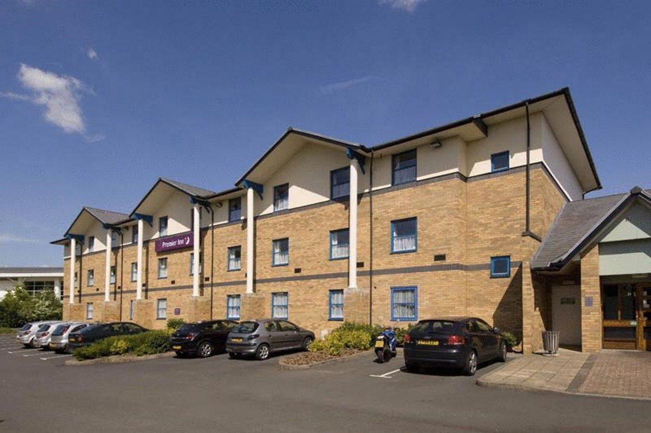 Premier Inn Wolverhampton - North Exterior photo