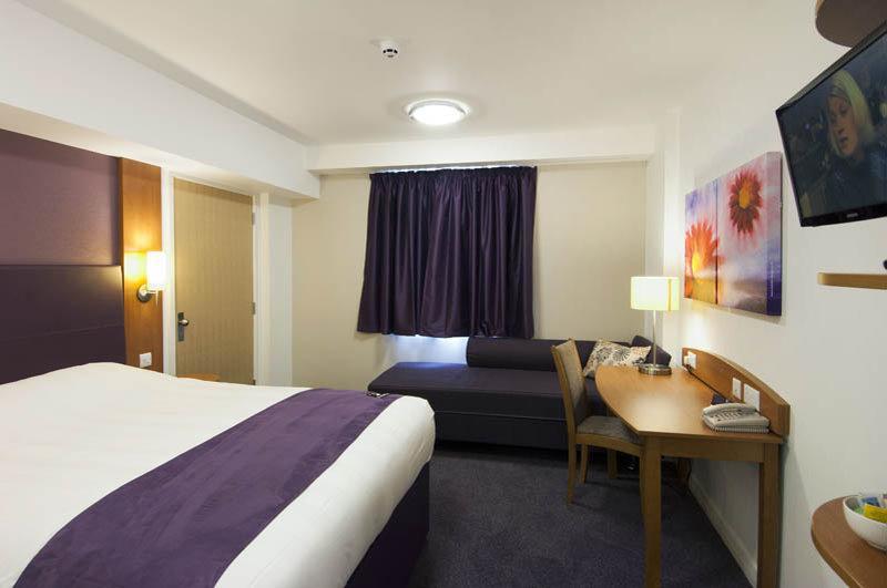 Premier Inn Wolverhampton - North Exterior photo